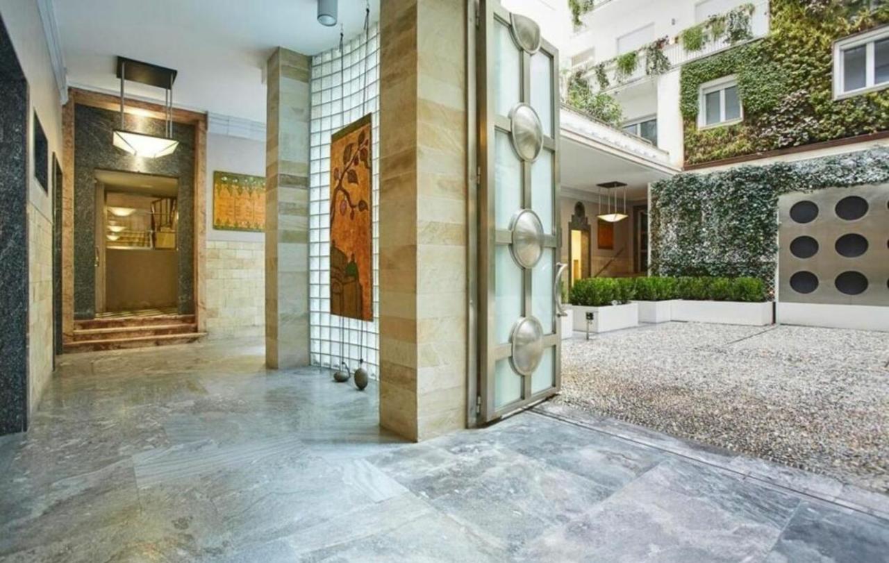 Palazzo Beltrade By Halldis Milan Exterior photo