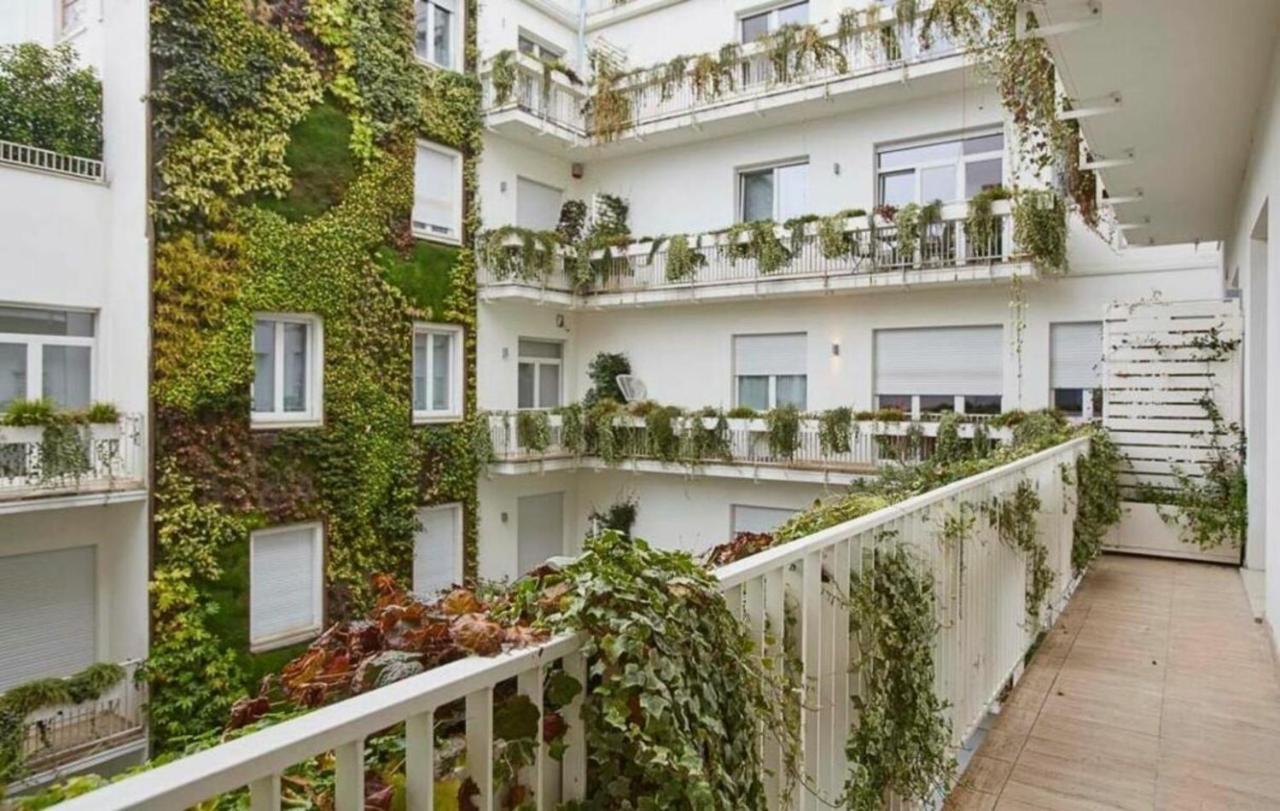 Palazzo Beltrade By Halldis Milan Exterior photo