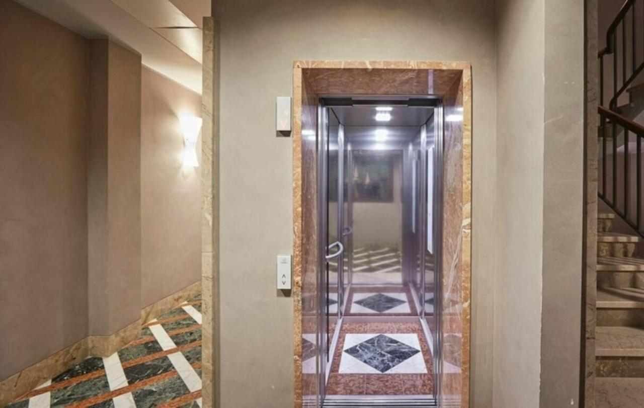 Palazzo Beltrade By Halldis Milan Exterior photo